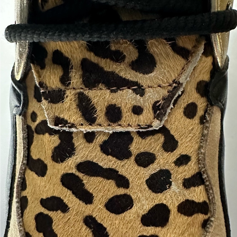 Leopard Print Sneakers with Black Laces steve madden size 7.5 pre owned - Picture 3 of 7